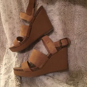 Tan leather wedges